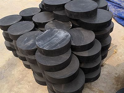 林芝板式橡胶支座由若干层橡胶片与薄钢板经加压硫化
